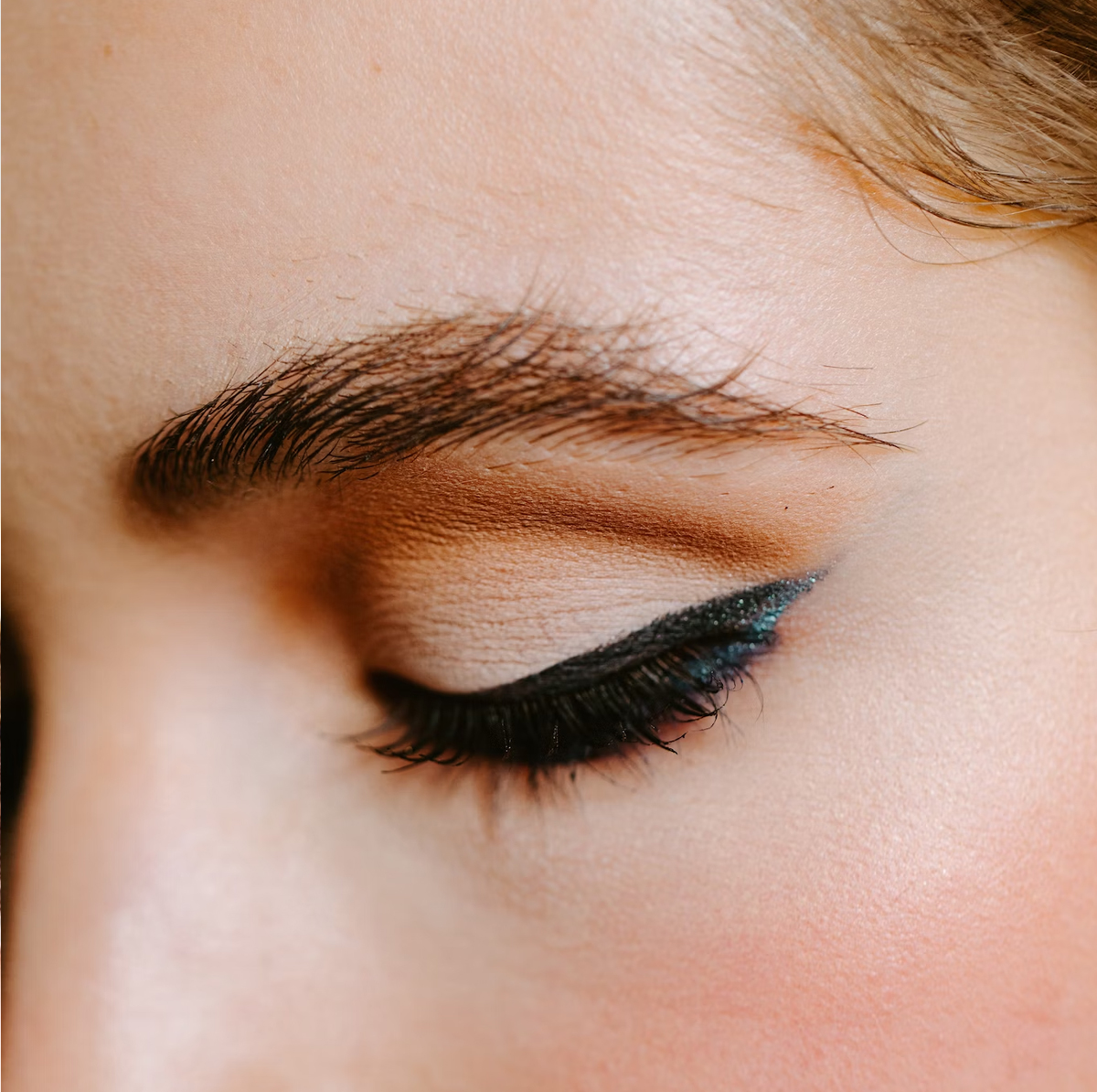 Beauty services at Brooklyn Brows NYC, featuring eyebrow threading, tinting, and body waxing for enhanced natural beauty.