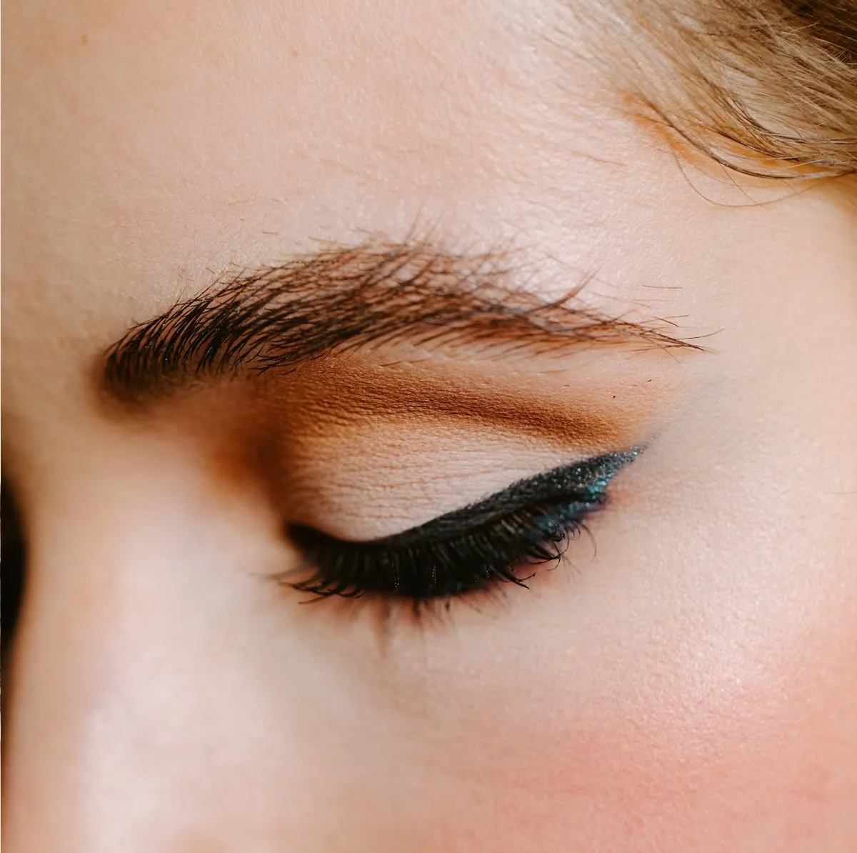 Beauty services at Brooklyn Brows NYC, featuring eyebrow threading, tinting, and body waxing for enhanced natural beauty.